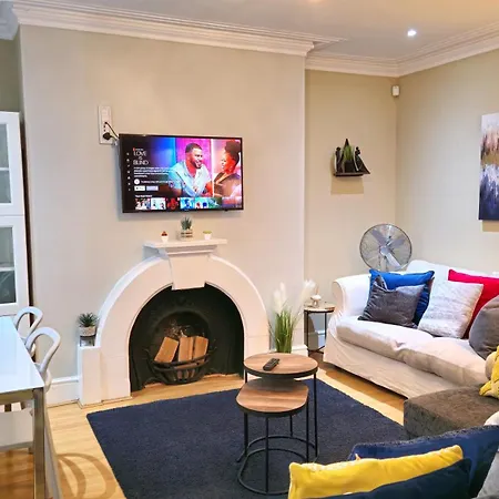 Stylish 2 Bedroom Apartment, Centre + Free Parking Leeds (West Yorkshire)