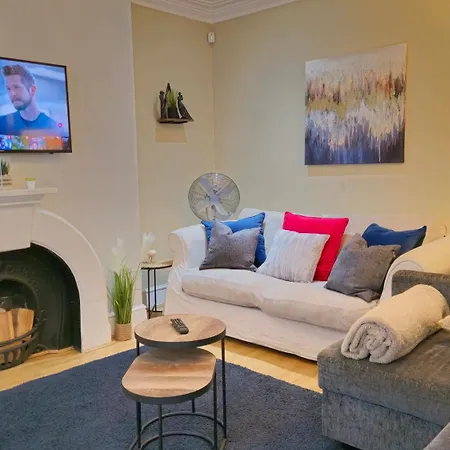 Stylish 2 Bedroom Apartment, Centre + Free Parking شقة ليدز