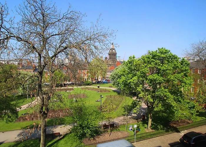 Apartment Stylish 2 Bedroom Apartment, Centre + Free Parking