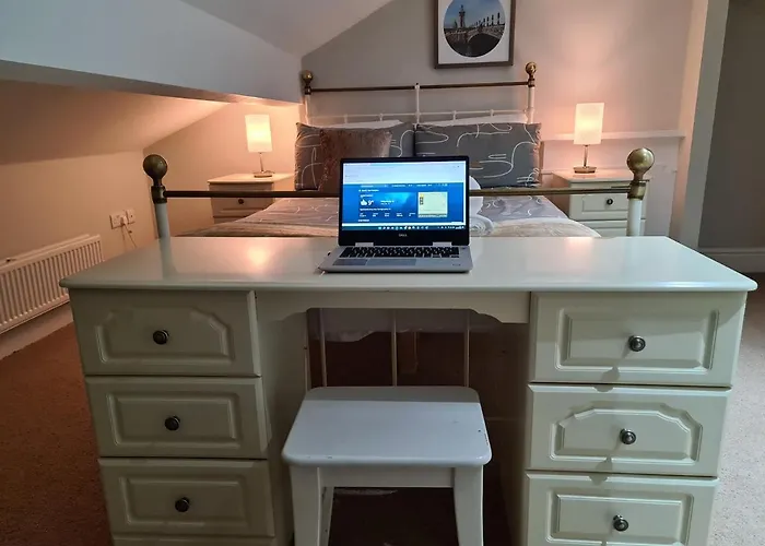 Apartment Stylish 2 Bedroom Apartment, Centre + Free Parking *