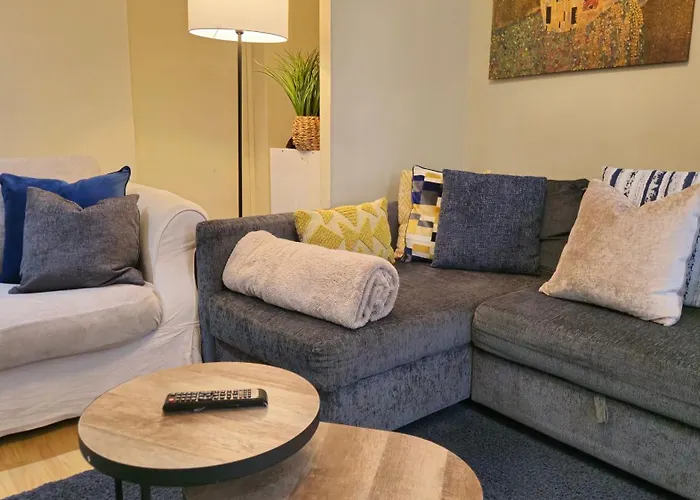 Stylish 2 Bedroom Apartment, Centre + Free Parking * Leeds (West Yorkshire)