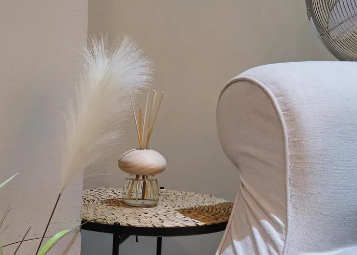 Apartment Stylish 2 Bedroom Apartment, Centre + Free Parking *