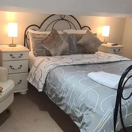 Stylish 2 Bedroom Apartment, Centre + Free Parking Leeds (West Yorkshire)