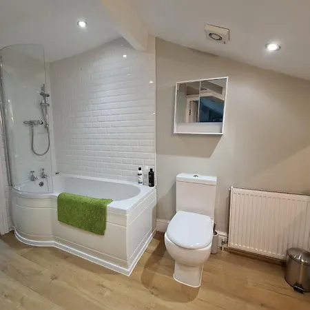 Appartement Stylish 2 Bedroom Apartment, Centre + Free Parking *