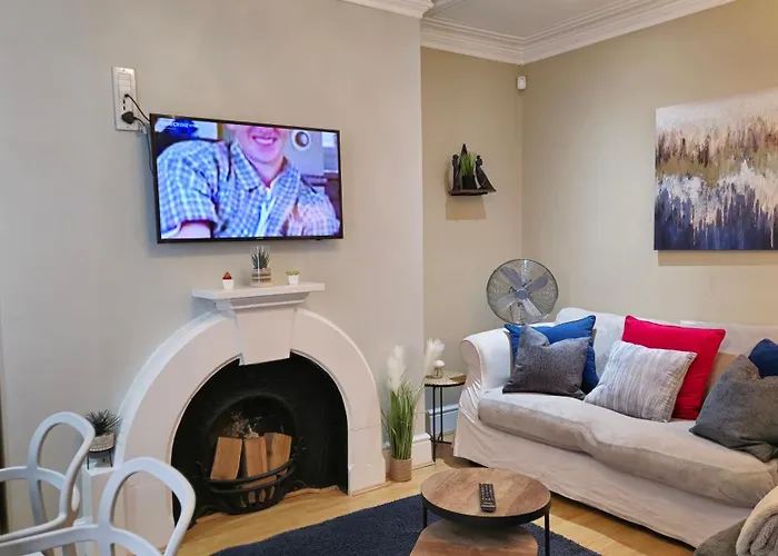 Daire Stylish 2 Bedroom Apartment, Centre + Free Parking