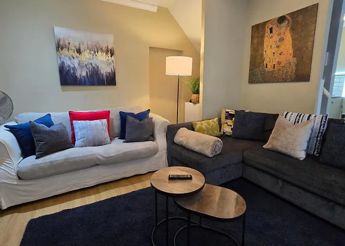 Stylish 2 Bedroom Apartment, Centre + Free Parking Leeds (West Yorkshire)